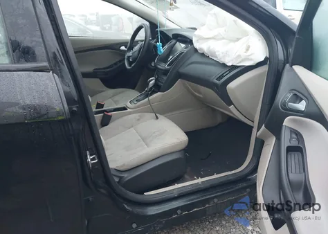 2015 Ford Focus Se z USA, uszkodzony, nr VIN 1FADP3K26FL292831